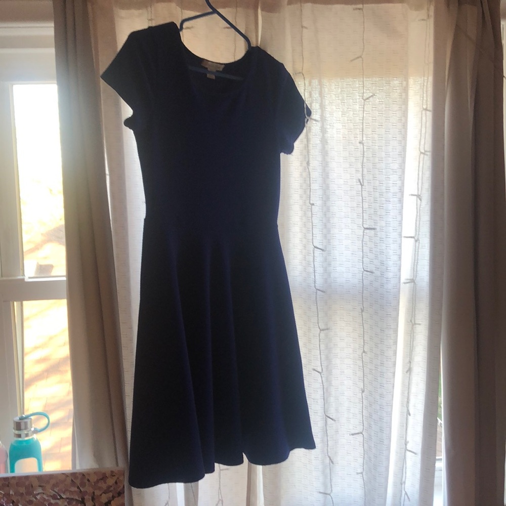 Dresses - Picture 3 of 3